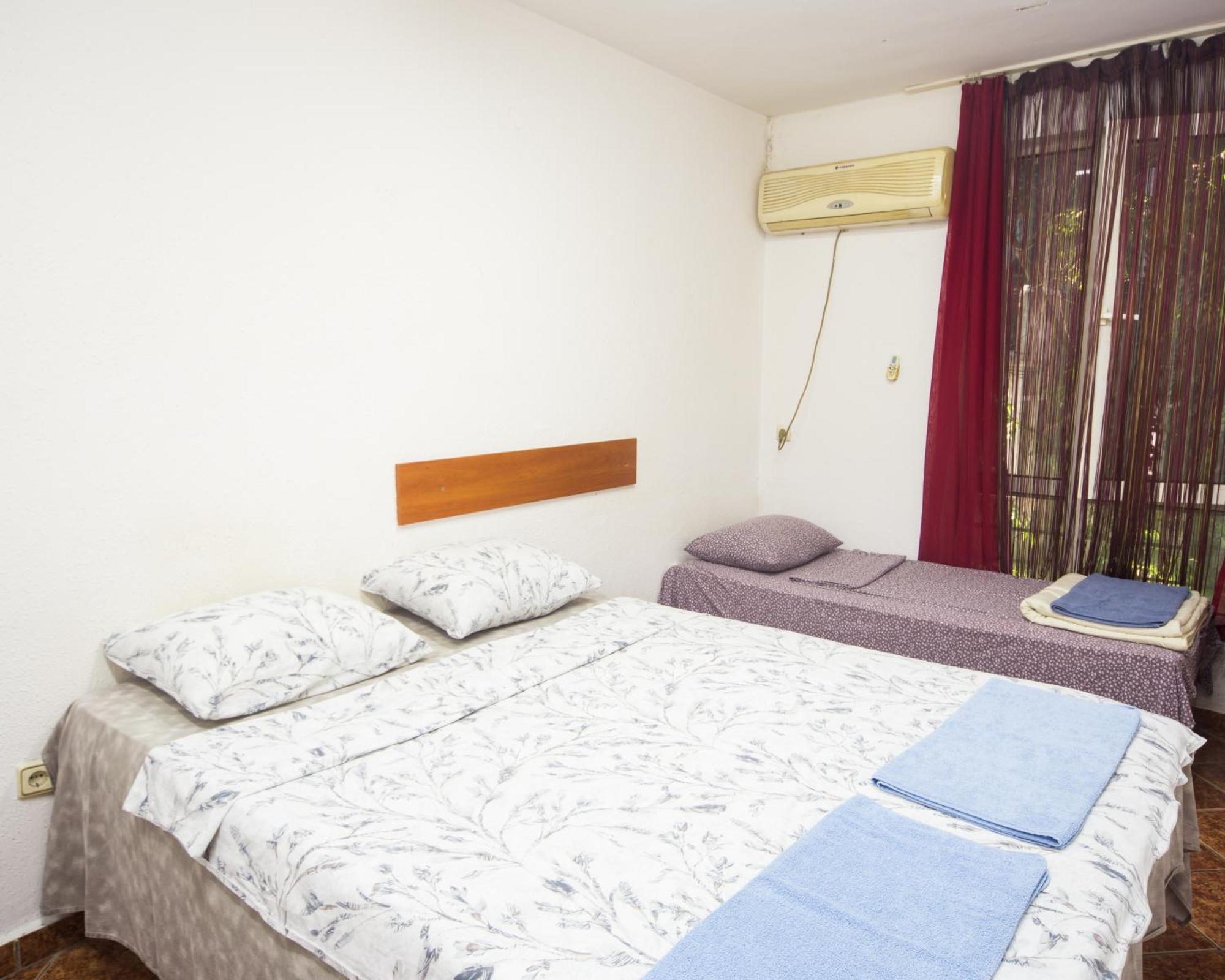 부르가스 Center - Basic Flat - 10 Min To The Beach 아파트 외부 사진